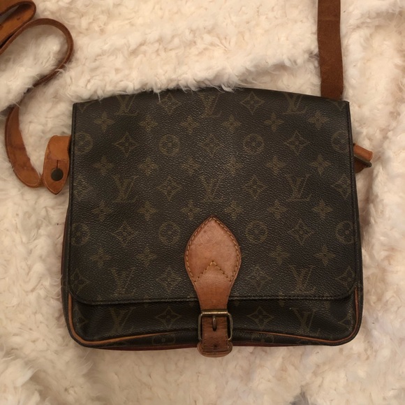 Louis Vuitton crossbody - Picture 3 of 11